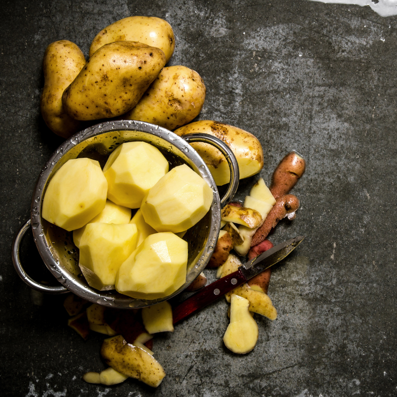 Olla con patatas cocidas